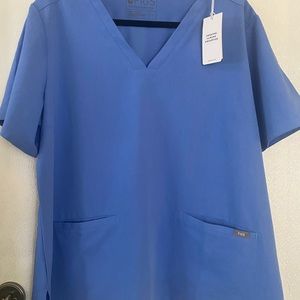 New With Tags Figs Women’s Casma Pocket V-Neck scrub Top Blue XXL